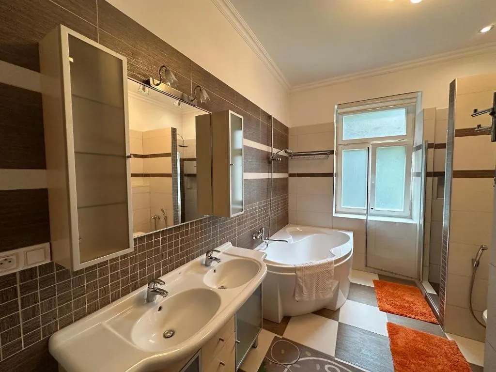 Sara Apartman Mariënbad 0*,